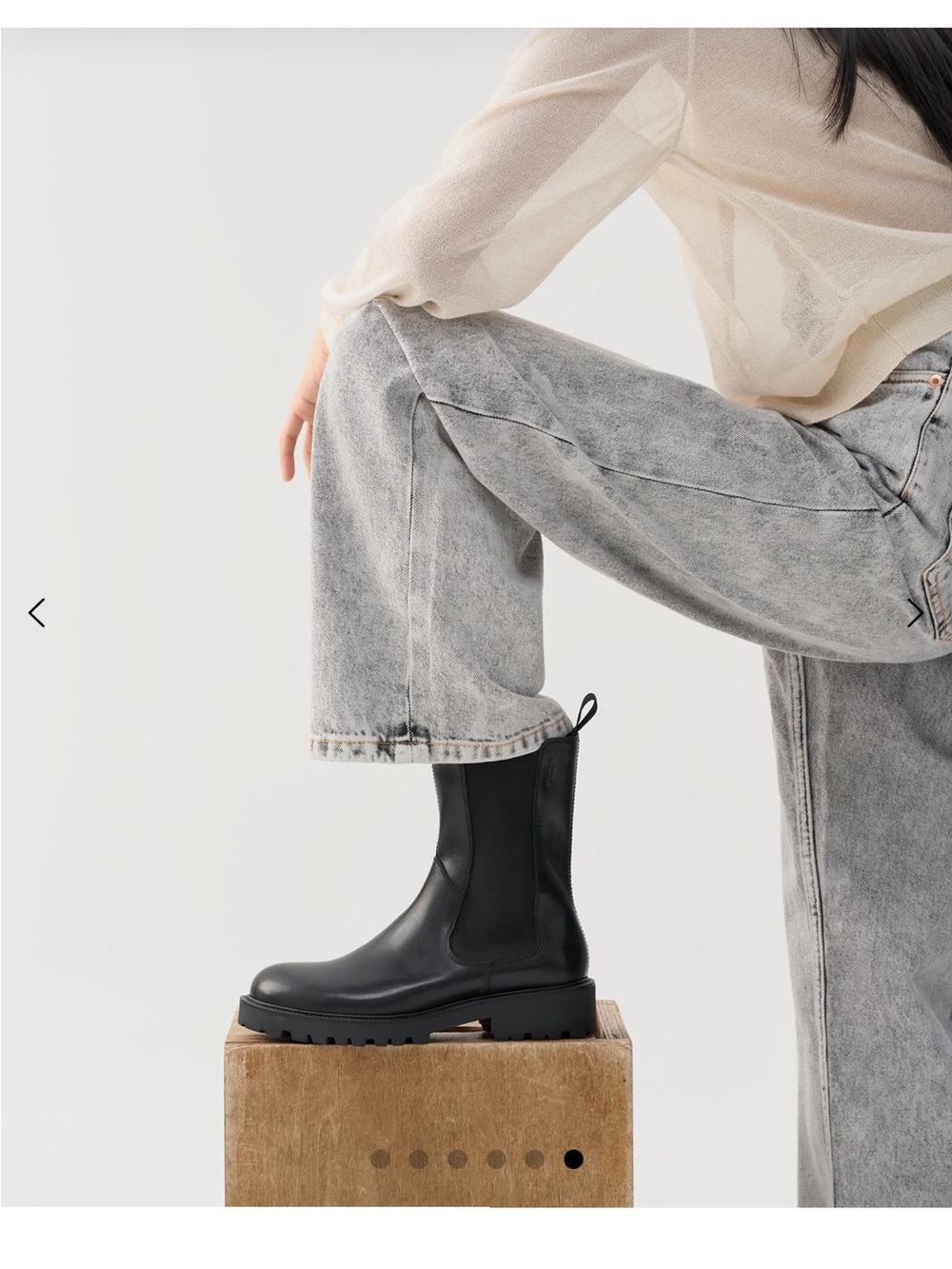 Vagabond Shoemakers “Kenova Chelsea Lug Sole Boot - Black - Size 37